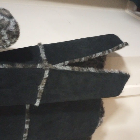 Reversible Leather Faux Fur Coat - Picture 6 of 17